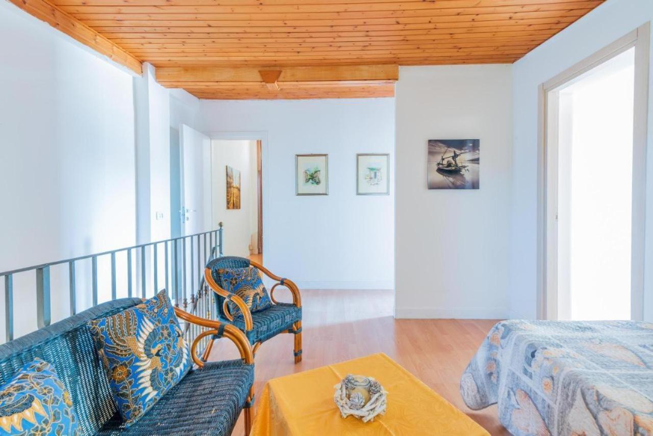 Villa Con Piscina Al Mare โอญินา ภายนอก รูปภาพ