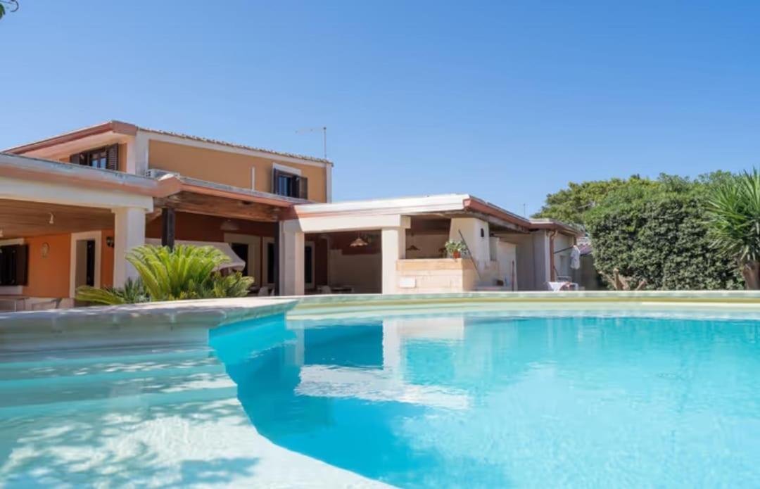 Villa Con Piscina Al Mare โอญินา ภายนอก รูปภาพ