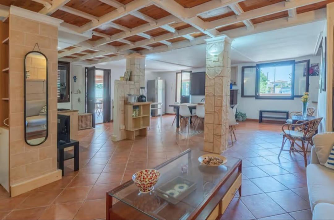 Villa Con Piscina Al Mare โอญินา ภายนอก รูปภาพ