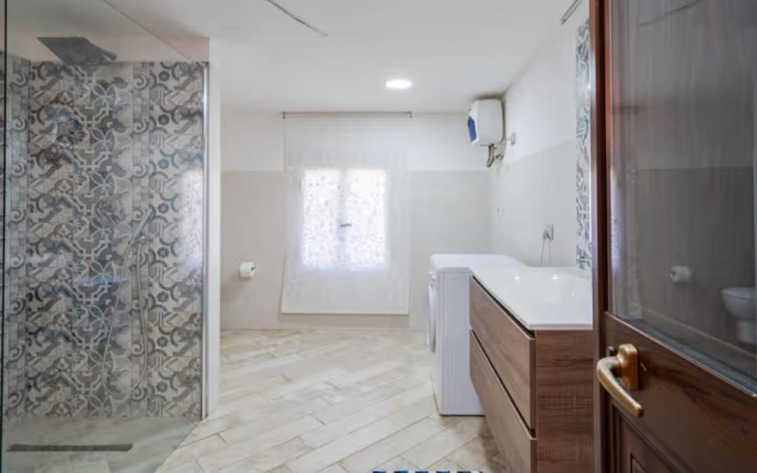 Villa Con Piscina Al Mare โอญินา ภายนอก รูปภาพ